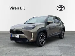 Grön Ny 2024 Toyota Yaris Cross Active SUV | 325 000 kr (Marknadspris)