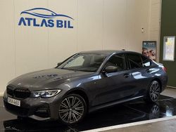 Grå Begagnad 2020 BMW 330e M Sport Sedan | 319 900 kr (Marknadspris)