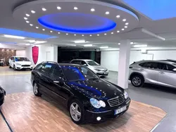 Svart Begagnad 2006 Mercedes C230 Avantgarde Kombi | 94 900 kr