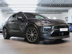 Grå Begagnad 2024 Porsche Macan SUV | 1 025 000 kr (Bra pris)