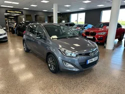 Mörkgrå Begagnad 2014 Hyundai i20 Select Halvkombi | 69 900 kr (Marknadspris)