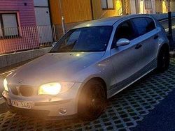 Grå Begagnad 2006 BMW 118 Advantage Halvkombi | 43 500 kr (Marknadspris)