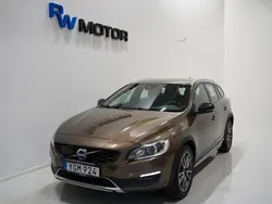 Brun Begagnad 2016 Volvo V60 CC Summum Kombi | 144 800 kr (Lite dyr)