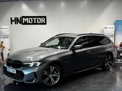 Grå Begagnad 2022 BMW 330e M Sport Kombi | 409 900 kr