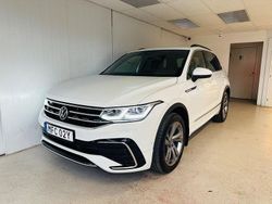 Vit Begagnad 2022 VW Tiguan R-line SUV | 349 900 kr (Marknadspris)