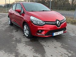 Röd Begagnad 2017 Renault Clio IV Expression Halvkombi | 94 900 kr (Lite dyr)
