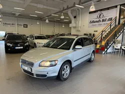 Ljusgrå Begagnad 2006 Volvo V50 Kinetic Kombi | 37 800 kr (Marknadspris)