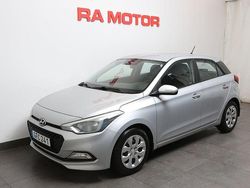Silver (silver metallic ) Begagnad 2015 Hyundai i20 Comfort Halvkombi | 79 900 kr (Marknadspris)