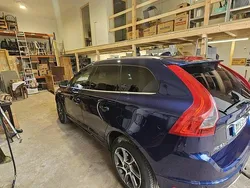 Blå Begagnad 2015 Volvo XC60 Momentum SUV | 168 000 kr (Marknadspris)