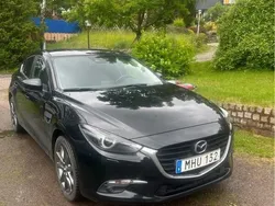 Svart Begagnad 2018 Mazda 3 Inclusive Halvkombi | 150 000 kr (Marknadspris)