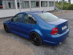 Blå Begagnad 2001 VW Bora R Sedan | 170 000 kr