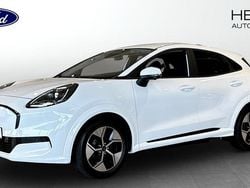 Vit (white) Ny 2025 Ford Puma Gen-E Halvkombi | 394 875 kr (Marknadspris)