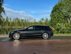 Svart Begagnad 2016 Mercedes C450 AMG AMG line Kombi | 325 000 kr