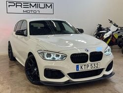 Vit Begagnad 2015 BMW M135 Halvkombi | 299 900 kr (Marknadspris)