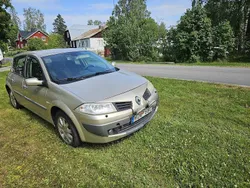 Brun Begagnad 2008 Renault Mégane III Halvkombi | 19 999 kr (Marknadspris)