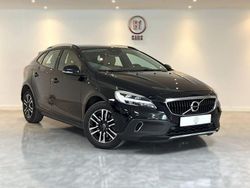 Svart Begagnad 2019 Volvo V40 CC Momentum Kombi | 179 900 kr (Marknadspris)