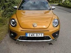 Gul Begagnad 2016 VW Beetle Dune Halvkombi | 168 000 kr
