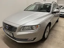 Silver (silver metallic) Begagnad 2015 Volvo V70 Momentum Kombi | 138 900 kr (Marknadspris)