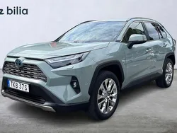 Grön Begagnad 2021 Toyota RAV4 Hybrid Executive SUV | 379 900 kr (Marknadspris)