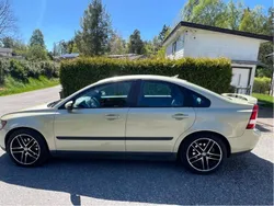 Grön Begagnad 2004 Volvo S40 Sedan | 35 000 kr (Marknadspris)