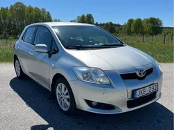 Silver Begagnad 2007 Toyota Auris Halvkombi | 34 900 kr (Marknadspris)
