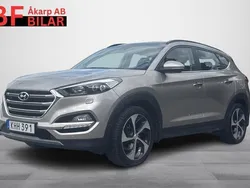 Ljusbrun Begagnad 2017 Hyundai Tucson SUV | 198 500 kr (Marknadspris)