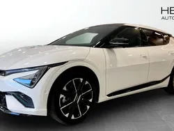 Vit (white) Ny 2025 Kia EV6 2 SUV | 733 300 kr (Dyr)
