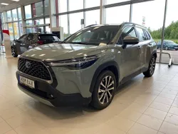 Grön Begagnad 2023 Toyota Corolla Cross Style SUV | 329 900 kr (Bra pris)