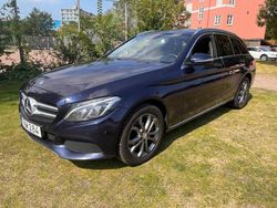 Mörkblå Begagnad 2015 Mercedes C250 Avantgarde Kombi | 148 500 kr (Marknadspris)