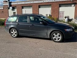 Grå Begagnad 2010 Volvo V50 Momentum Kombi | 7 500 kr (Superpris)