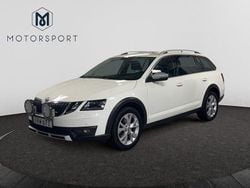 Vit Begagnad 2019 Skoda Octavia Scout Kombi | 279 900 kr (Marknadspris)