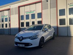 Vit Begagnad 2013 Renault Clio IV Halvkombi | 64 900 kr (Marknadspris)