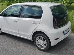 Vit Begagnad 2018 VW up! high up! Halvkombi | 54 000 kr (Bra pris)