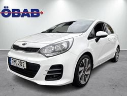 Vit Begagnad 2016 Kia Rio Halvkombi | 98 900 kr (Marknadspris)