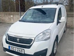 Vit Begagnad 2016 Peugeot Partner Van | 70 000 kr (Marknadspris)