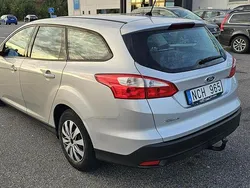 Grå Begagnad 2013 Ford Focus Trend Kombi | 47 500 kr (Marknadspris)