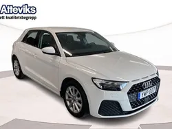 Vit Ny 2025 Audi A1 Sportback Halvkombi | 274 300 kr (Marknadspris)
