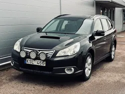 Svart Begagnad 2010 Subaru Outback SUV | 44 900 kr (Dyr)