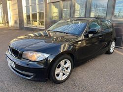 Svart Begagnad 2010 BMW 118 Advantage Halvkombi | 64 900 kr (Marknadspris)