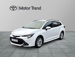 Vit Begagnad 2024 Toyota Corolla Plus Kombi | 269 900 kr (Superpris)