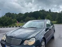 Svart Begagnad 2002 Mercedes C200 Elegance Kombi | 19 000 kr (Marknadspris)
