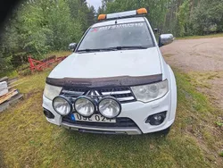 Vit Begagnad 2015 Mitsubishi L200 Pickup | 120 000 kr (Bra pris)
