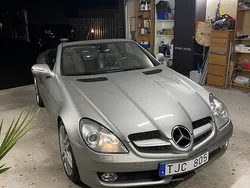 Grå Begagnad 2009 Mercedes SLK350 Cab | 179 000 kr (Marknadspris)