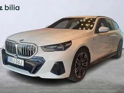 Vit Begagnad 2024 BMW 530e M Sport Kombi | 679 900 kr (Marknadspris)