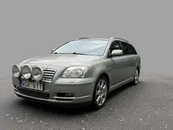 Grön Begagnad 2004 Toyota Avensis Kombi | 8 500 kr (Superpris)