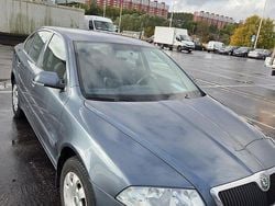 Grå Begagnad 2005 Skoda Octavia Halvkombi | 29 000 kr (Marknadspris)