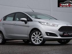 Grå Begagnad 2015 Ford Fiesta Titanium Halvkombi | 64 900 kr (Marknadspris)