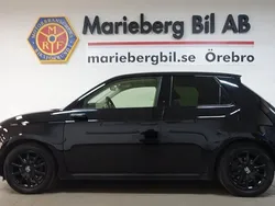 Svart Begagnad 2021 Honda e Advance Halvkombi | 219 900 kr (Dyr)