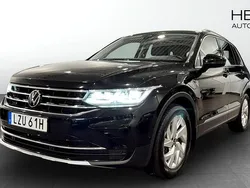 Svart (black) Begagnad 2022 VW Tiguan Elegance SUV | 297 900 kr (Superpris)
