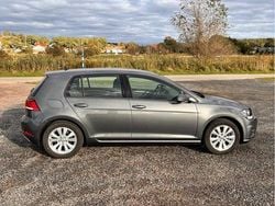 Grå Begagnad 2018 VW Golf VII Halvkombi | 141 000 kr (Marknadspris)